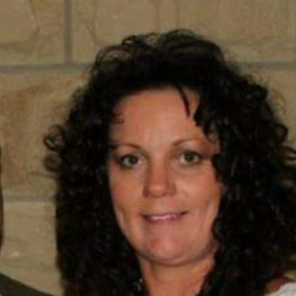Meet your Posher, Laura - Picture 1 of 1